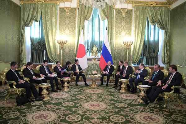 Стабилизация связей: что лидеры Японии и России обсудили на переговорах