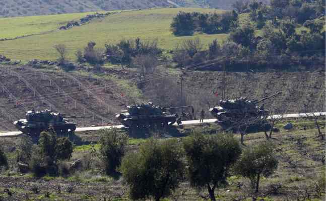 Турция перебросила танки и артиллерию на границу с Сирией