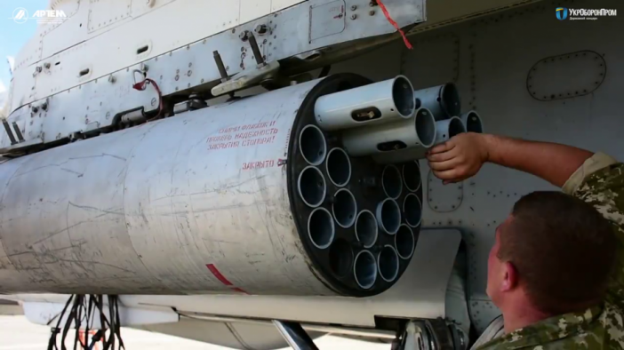 Порошенко показал видео испытаний сверхзвуковых снарядов «Оскол»